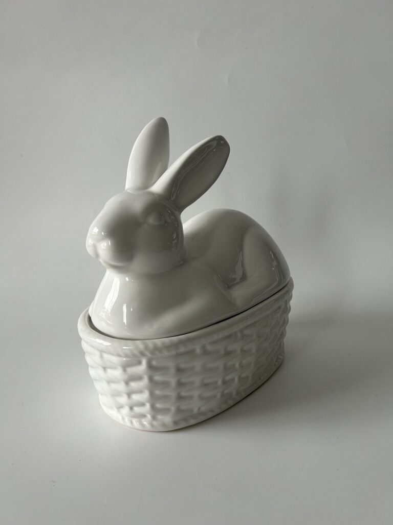 Банка "Зайка на корзині", 21 см
