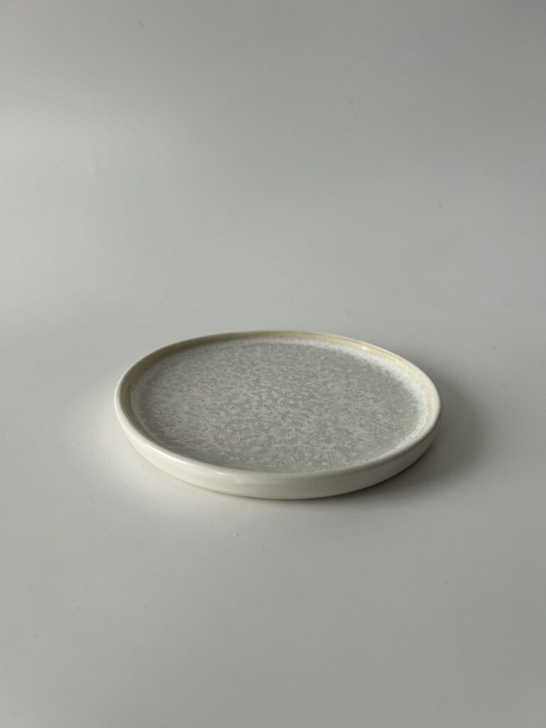 Тарілка біла ""White stone"", 14 см